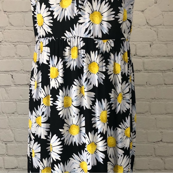 Women's AUW Black/Yellow/White Daisy Patterned Sleeveless Sundress. Size Large - Picture 5 of 16